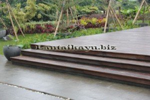 Proyek Pemasangan Lantai Kayu Outdoor di Istana Negara pemasangan lantai kayu