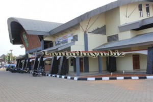 Review GOR Lapangan Basket Bekasi Dengan Parket Kayu Jati Pemasangan Lantai kayu jati Lapangan basket di Bekasi