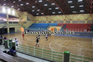 Review GOR Lapangan Basket Bekasi Dengan Parket Kayu Jati Pemasangan Lantai kayu jati Lapangan basket di Bekasi