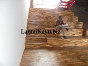 Pemasangan lantai kayu jati di denpasar