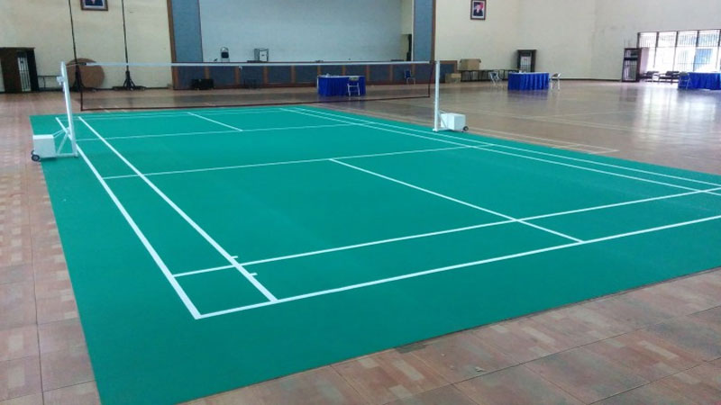 Mengenal Sejarah Bulutangkis Di Indonesia & Perkembangannya jenis karpet lantai badminton atau bulu tangkis