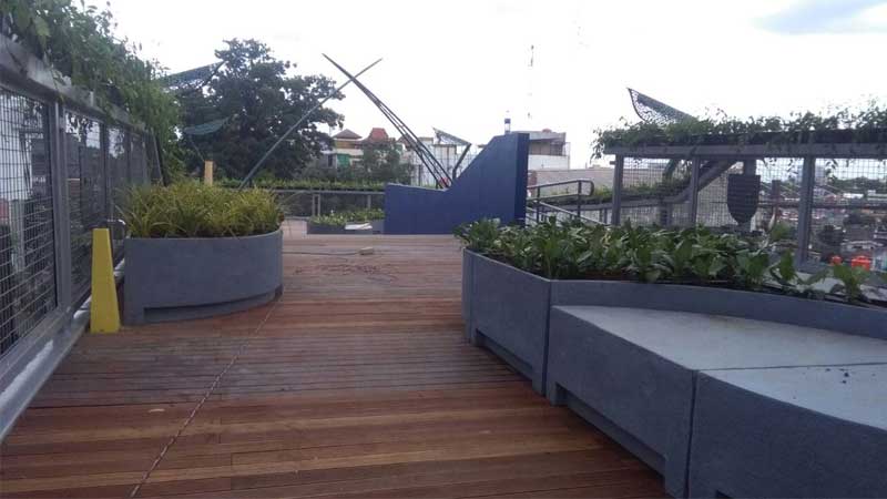 Intip Keindahan di Skywalk Cihampelas Bandung Yang Instagramable walking around di cihampelas bandung