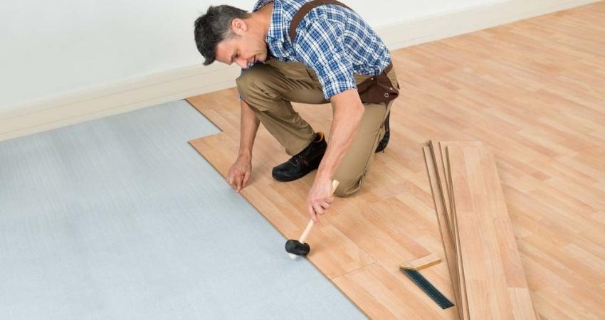 Jenis-Jenis Woodplank Beserta Kelebihan dan Kekurangannya cara pasang wood plank