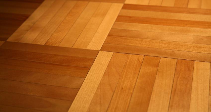 Cara Pasang Lantai Kayu yang Efisien dan Tahan Lama cara memasang lantai kayu ulin