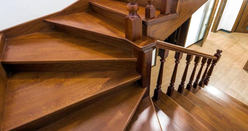 6 Tips Bikin Konstruksi Tangga Kayu Dirumah! gambar konstruksi tangga kayu
