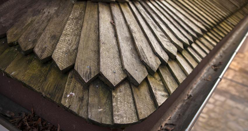 Karakteristik Atap Sirap Kayu Ulin serta Kelebihan & Kekurangan kelebihan dan kekurangan atap sirap kayu