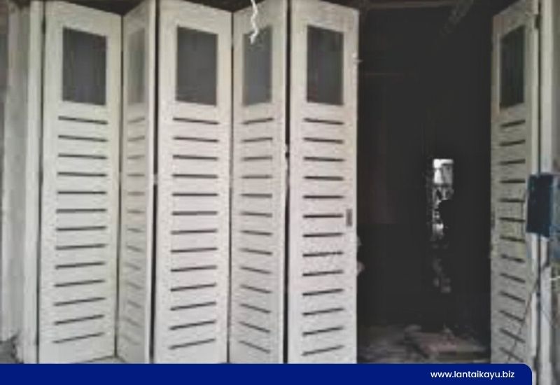Desain Pintu Lipat yang Cocok Untuk Ruangan Kecil Pintu Lipat PVC